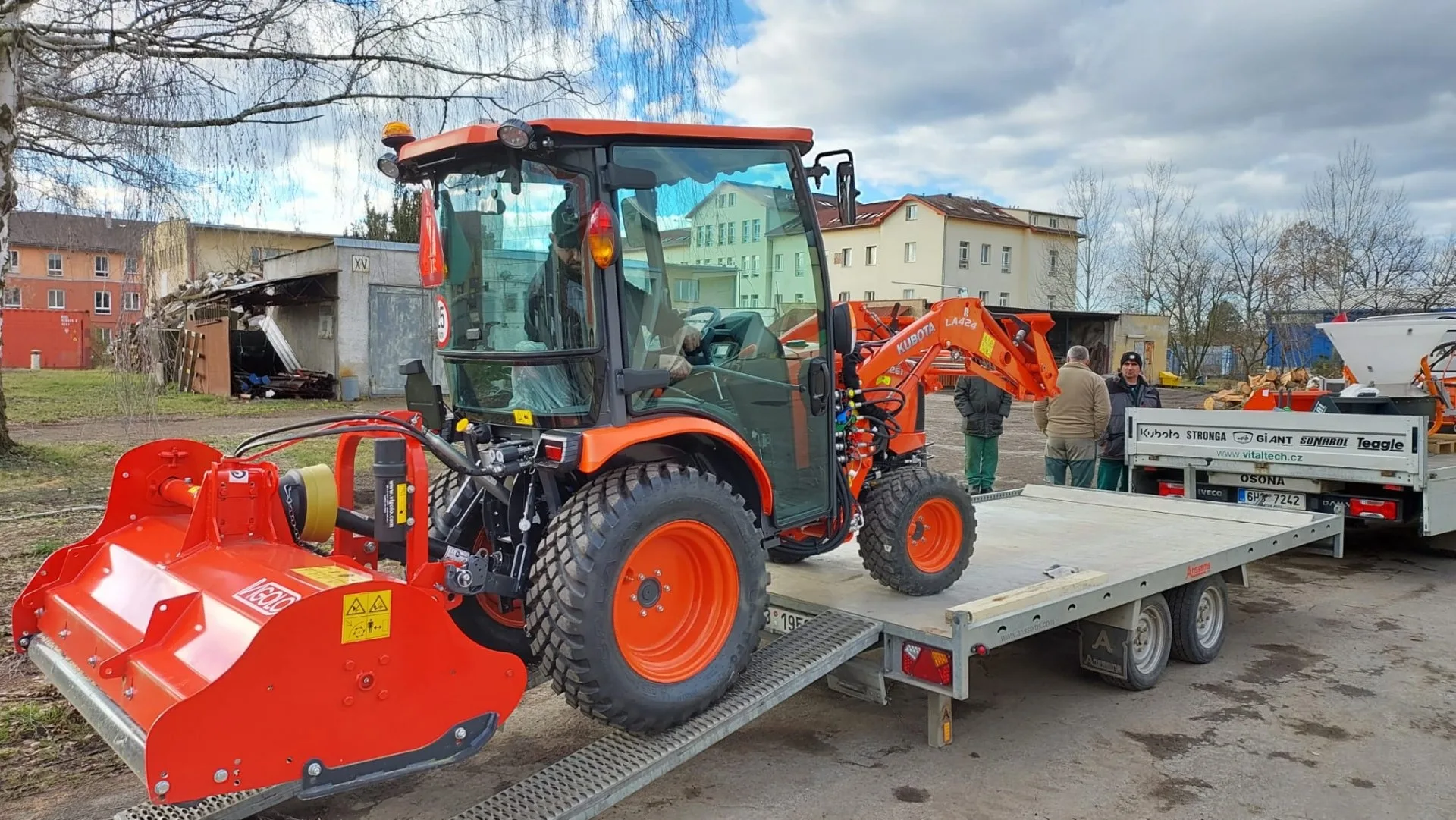 Malotraktor KUBOTA na rampě